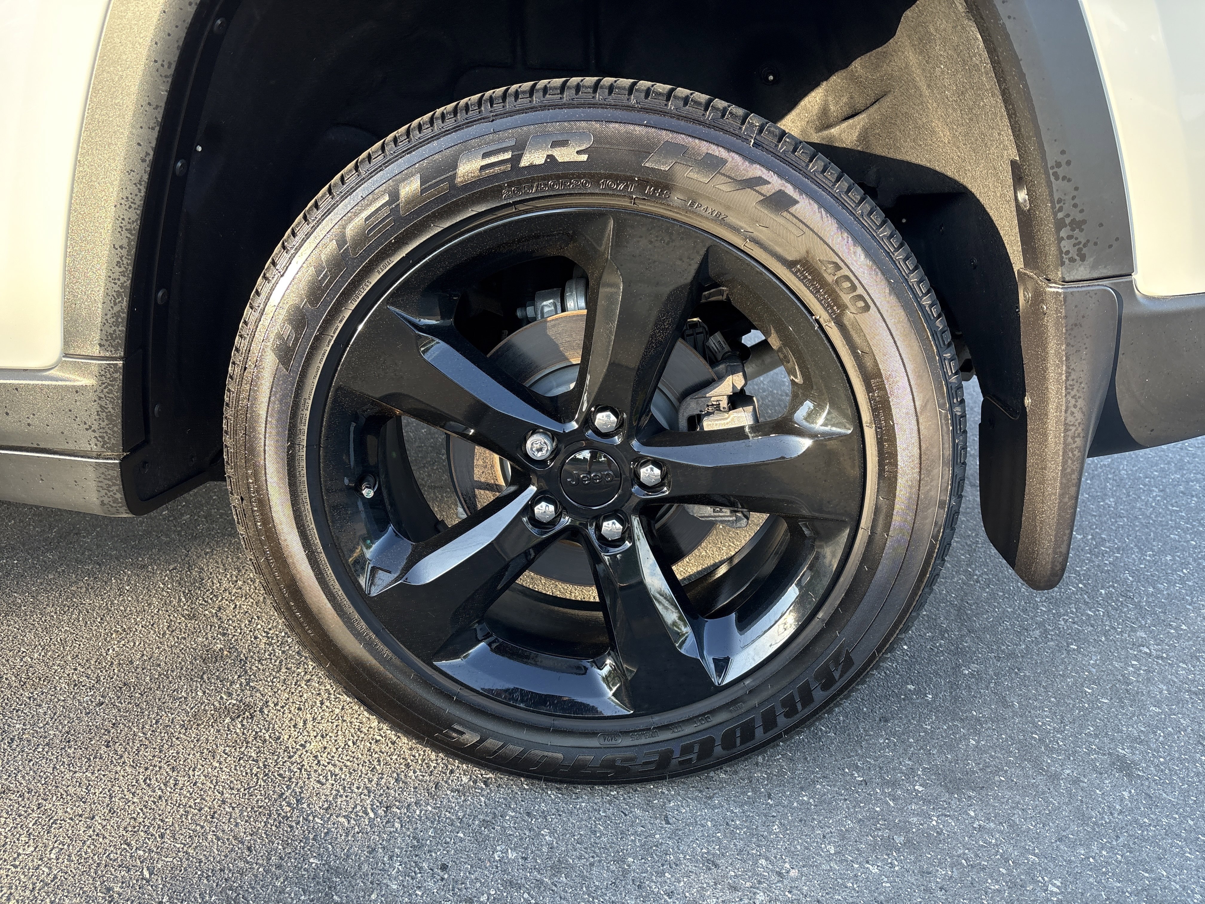 Certified 2025 Jeep Grand Cherokee Altitude AWD/4WD image 13