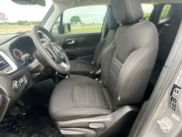 Used 2020 Jeep Renegade Latitude FWD image 11