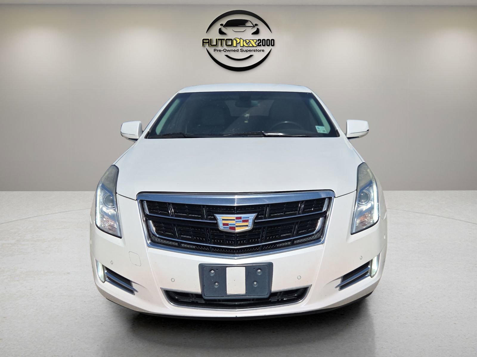 Used 2016 Cadillac XTS Luxury FWD image 2