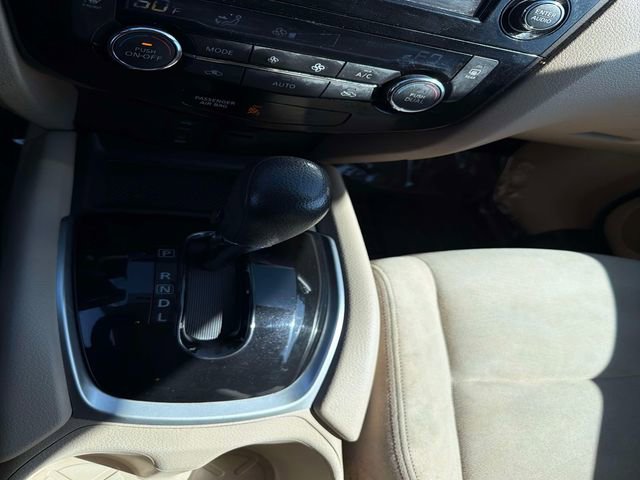 Used 2016 Nissan Rogue SV w/ SV Premium Package AWD/4WD image 22