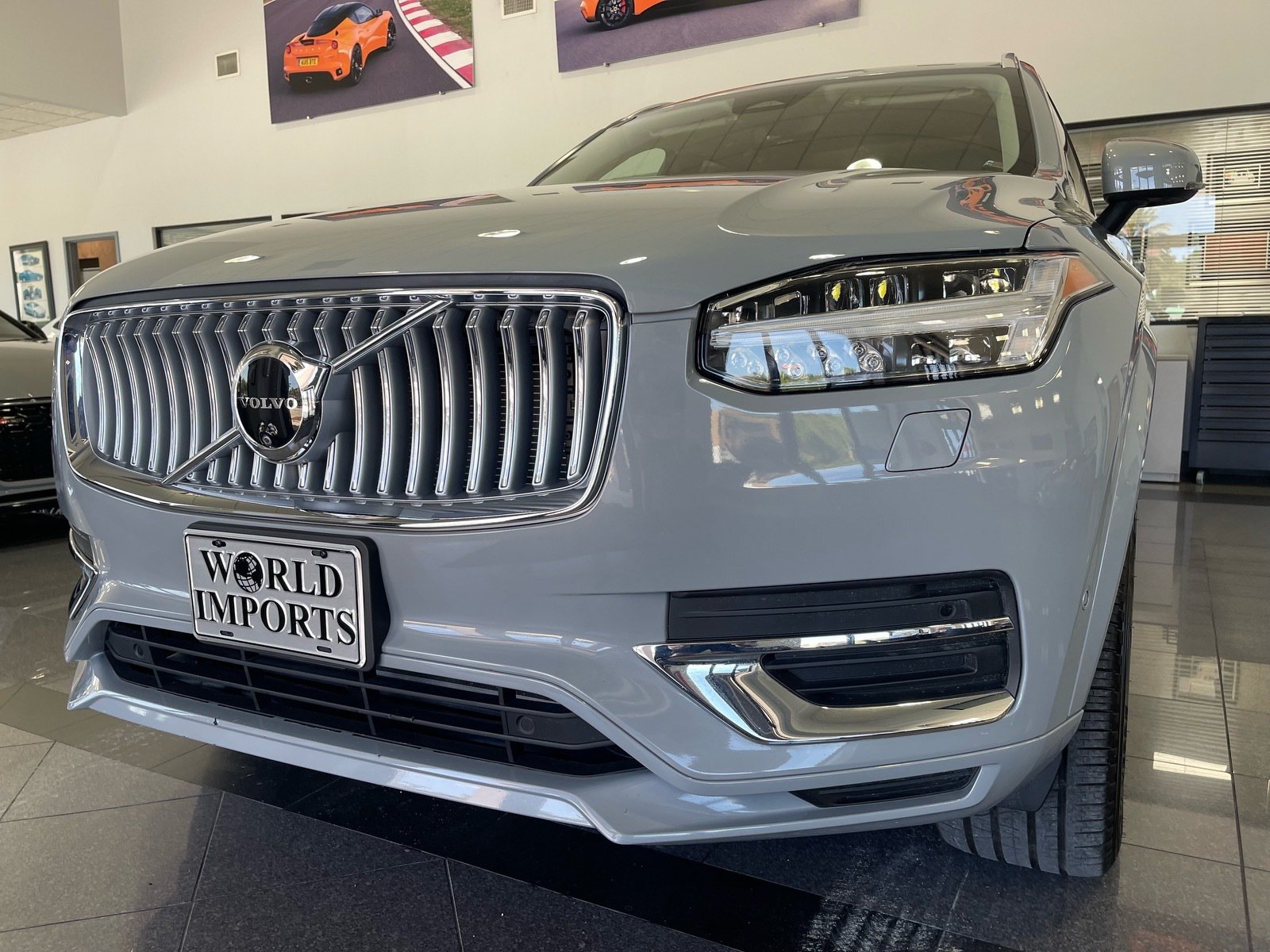 Used 2025 Volvo XC90 T8 Plus w/ Protection Package Premier AWD/4WD image 11