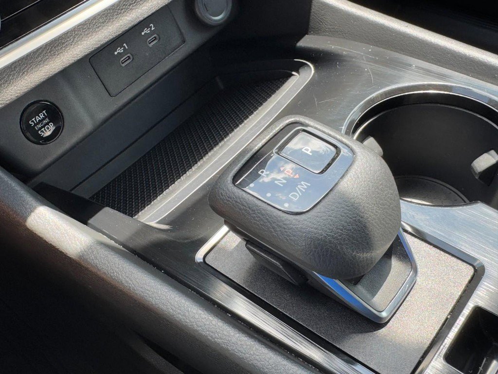 Used 2024 Nissan Rogue S FWD image 21