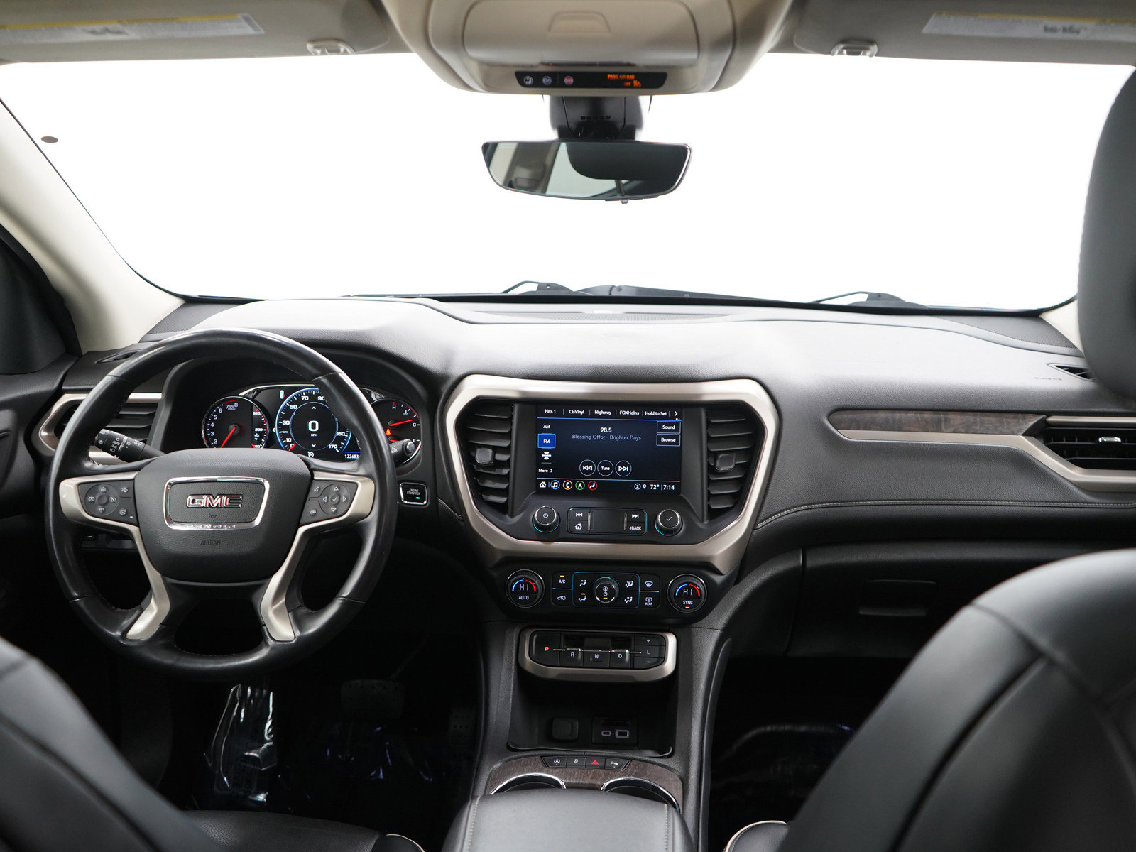 Used 2022 GMC Acadia Denali w/ Denali Ultimate Package image 14
