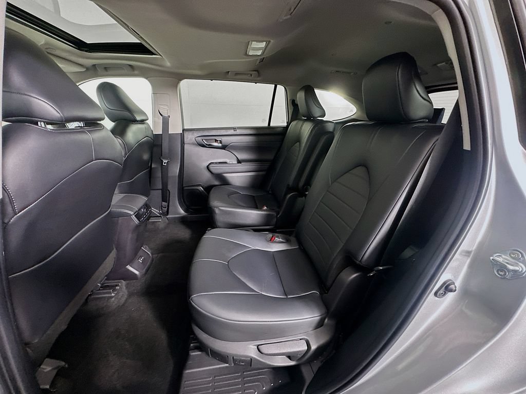 Certified 2024 Toyota Highlander XLE AWD/4WD image 25