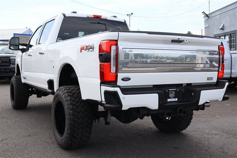 Used 2023 Ford F350 Platinum AWD/4WD image 3