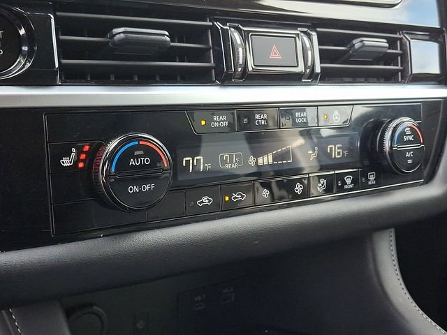 Used 2025 Nissan Pathfinder SL AWD/4WD image 16