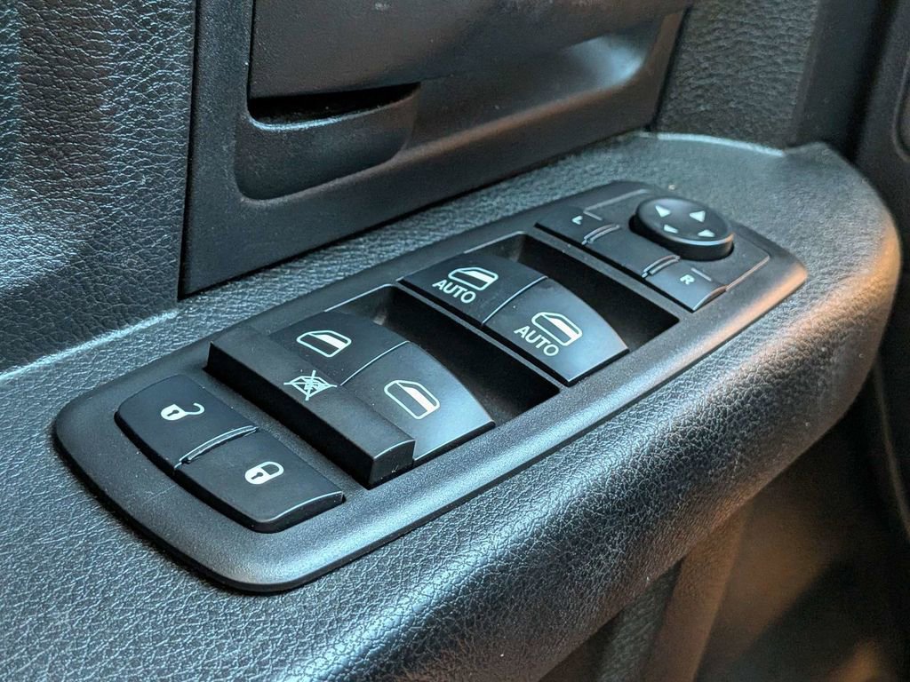 Used 2014 RAM 1500 Express image 26