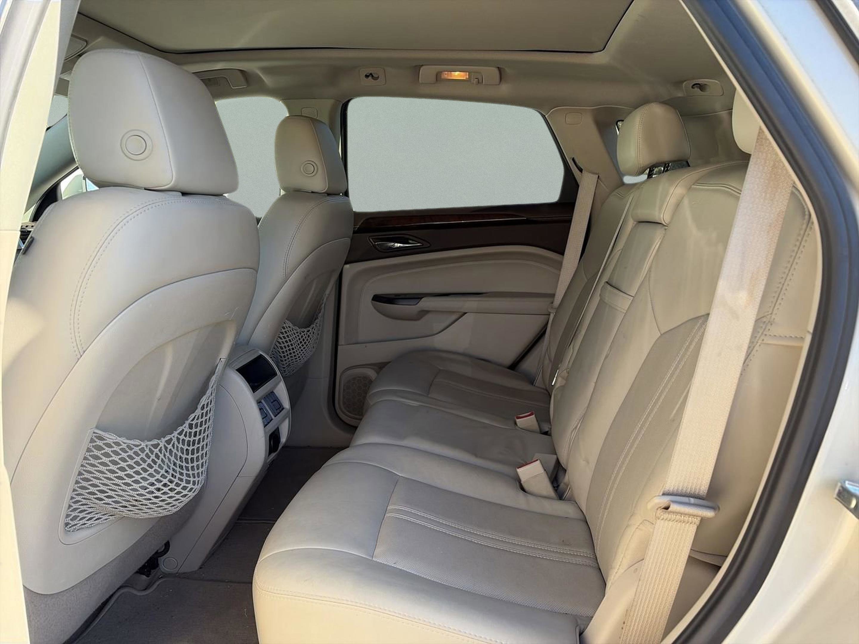 Used 2016 Cadillac SRX Luxury w/ Driver Awareness Package image 15