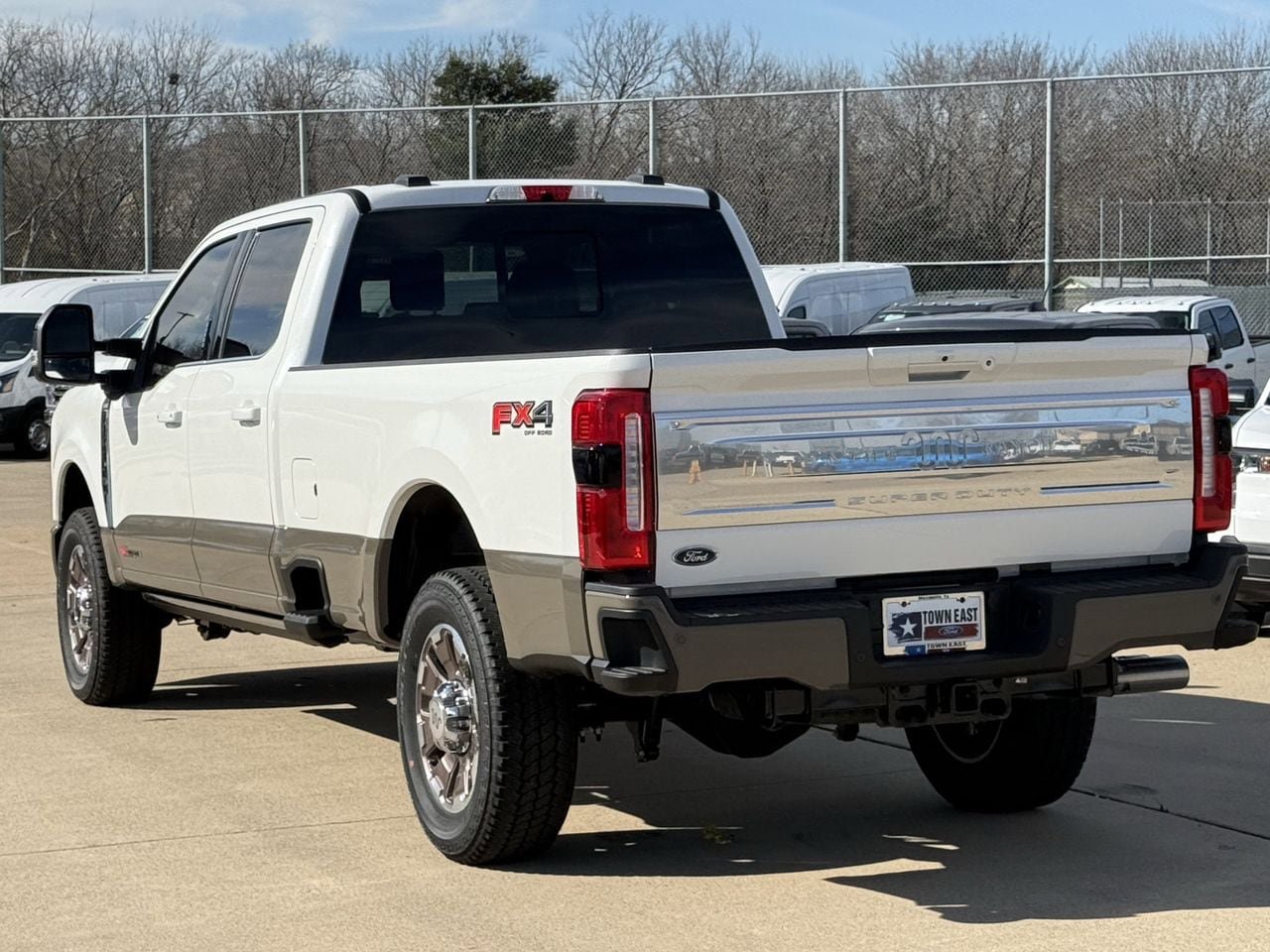 New 2026 Ford F350 King Ranch w/ FX4 Off-Road Package image 34