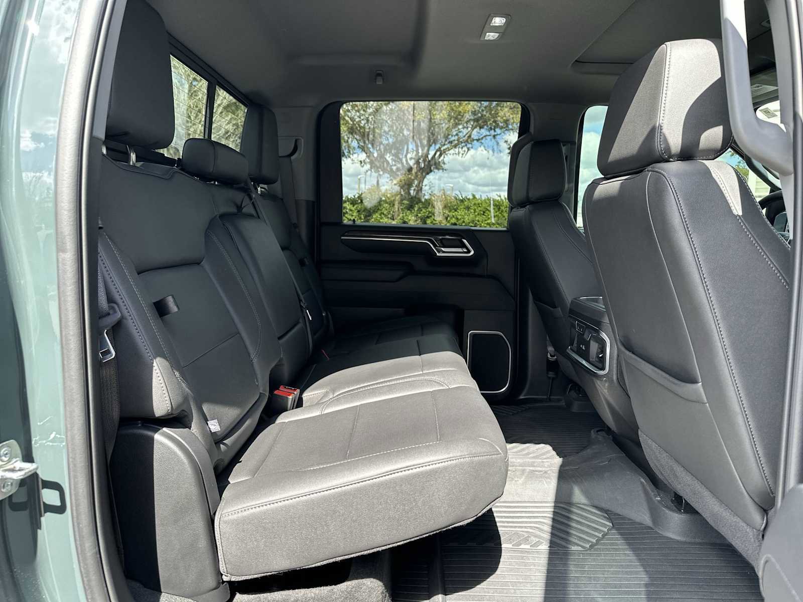 Used 2025 Chevrolet Silverado 2500 LTZ w/ Trail Boss Package image 18