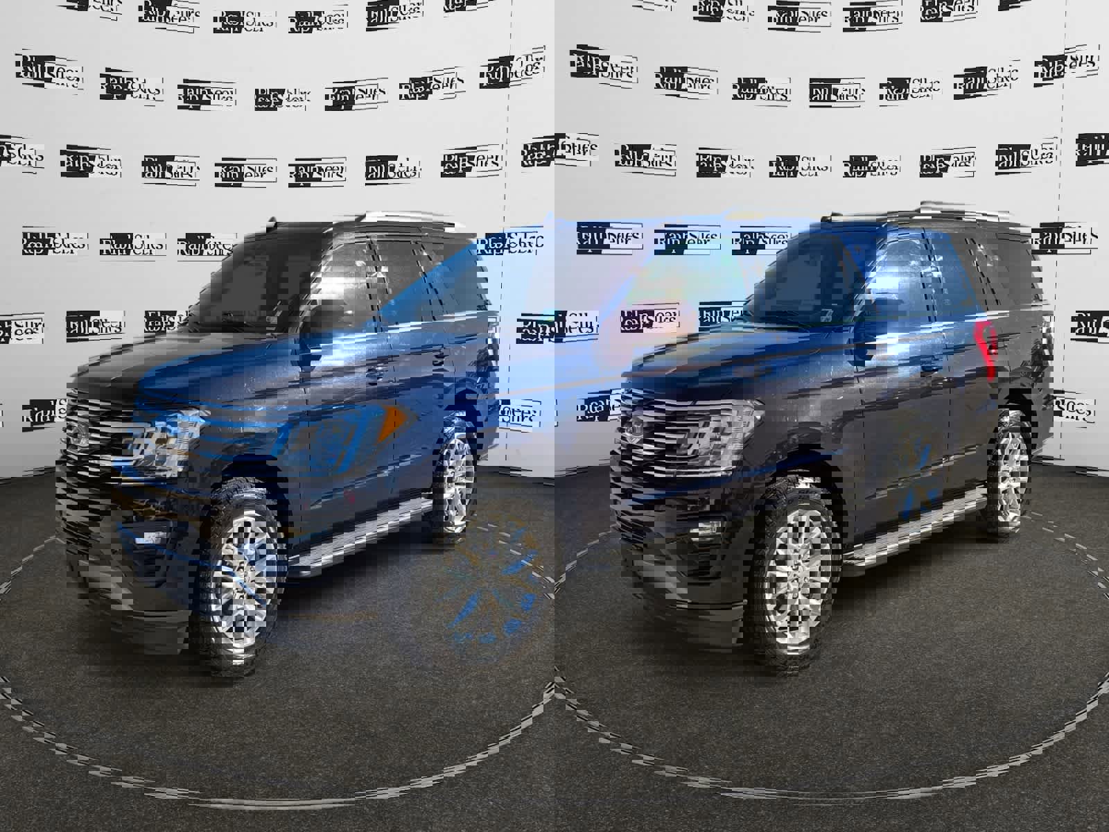 Used 2021 Ford Expedition XLT image 2