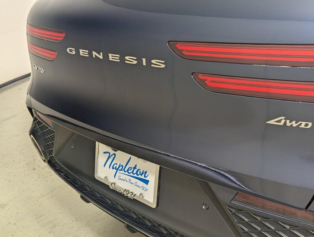 Used 2023 Genesis GV70 2.5T w/ Sport Prestige Package AWD/4WD image 8