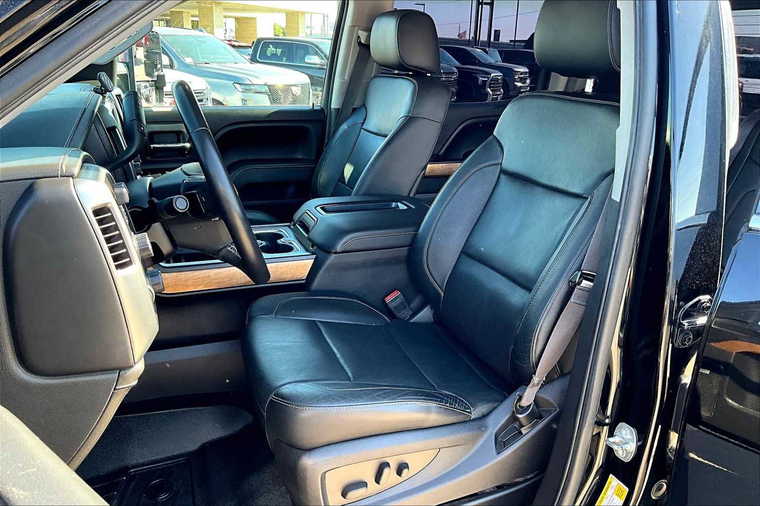 Used 2015 Chevrolet Silverado 1500 LTZ w/ LTZ Plus Package image 7
