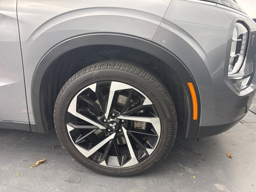 Used 2024 Mitsubishi Outlander SE image 9