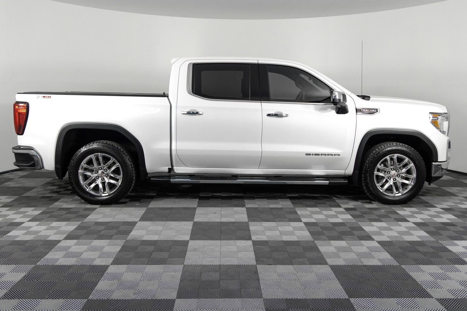 Used 2020 GMC Sierra 1500 SLT w/ SLT Premium Plus Package image 9