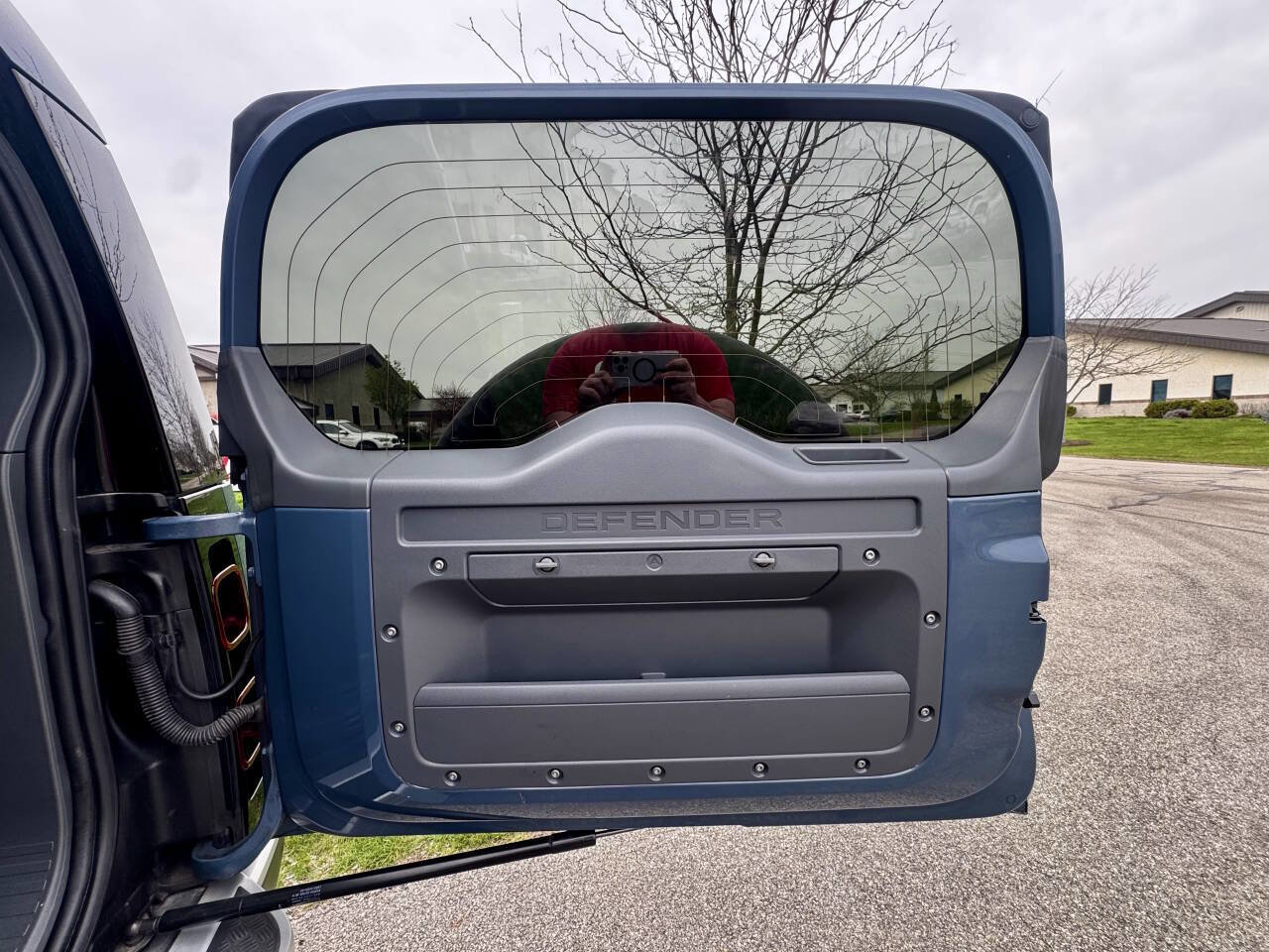 Used 2020 Land Rover Defender 110 SE image 12