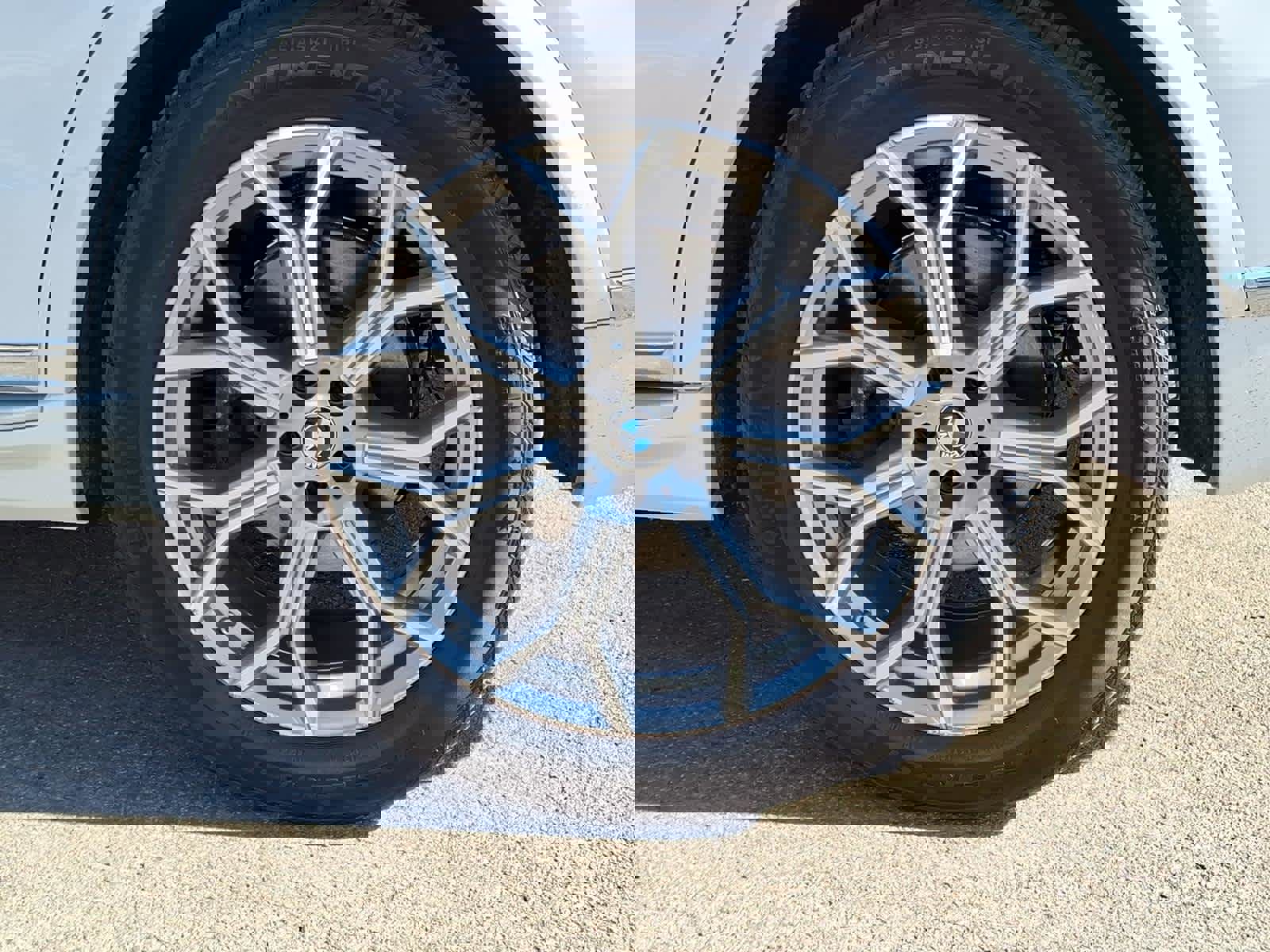 Used 2025 BMW X7 xDrive40i image 9