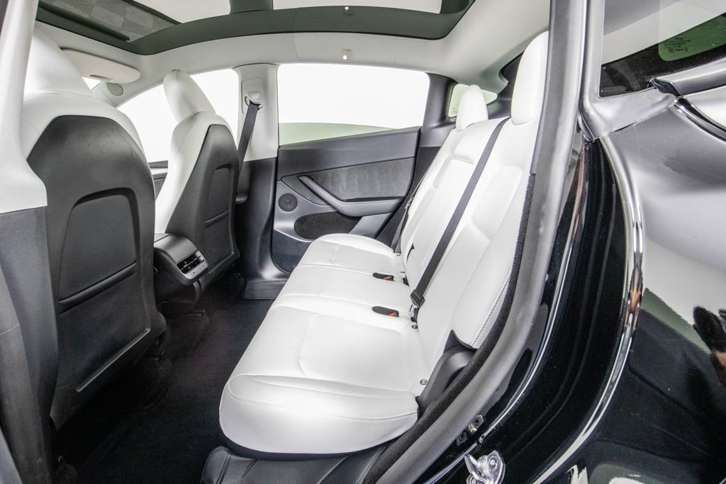 Used 2024 Tesla Model Y Long Range AWD/4WD image 12
