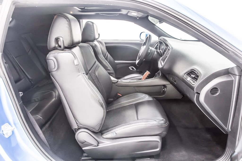 Used 2015 Dodge Challenger SRT w/ Technology Group image 33