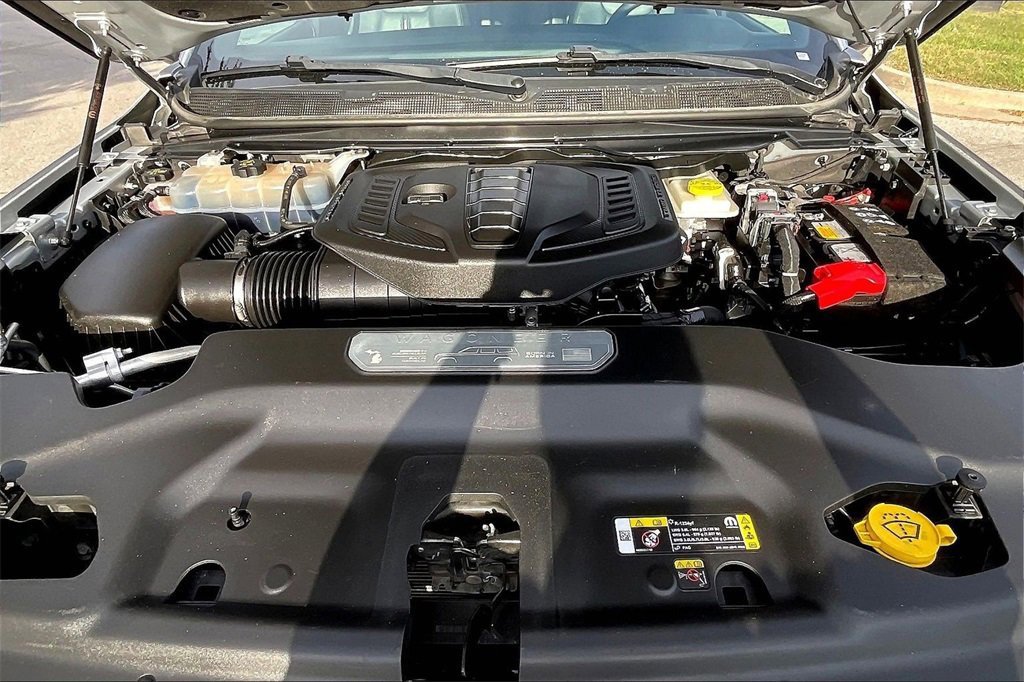 Used 2024 Jeep Wagoneer Series II w/ Flexible Seating Group image 35