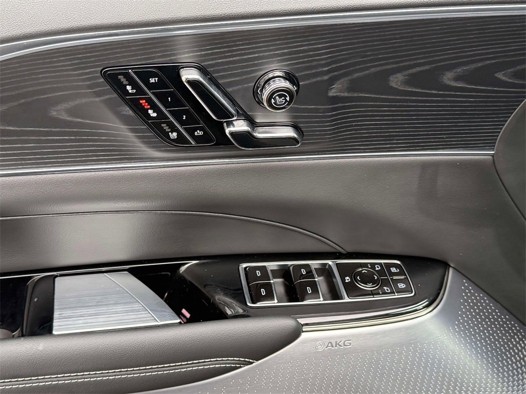 Used 2025 Cadillac Lyriq Luxury w/ LPO, Floor Liner Package image 21