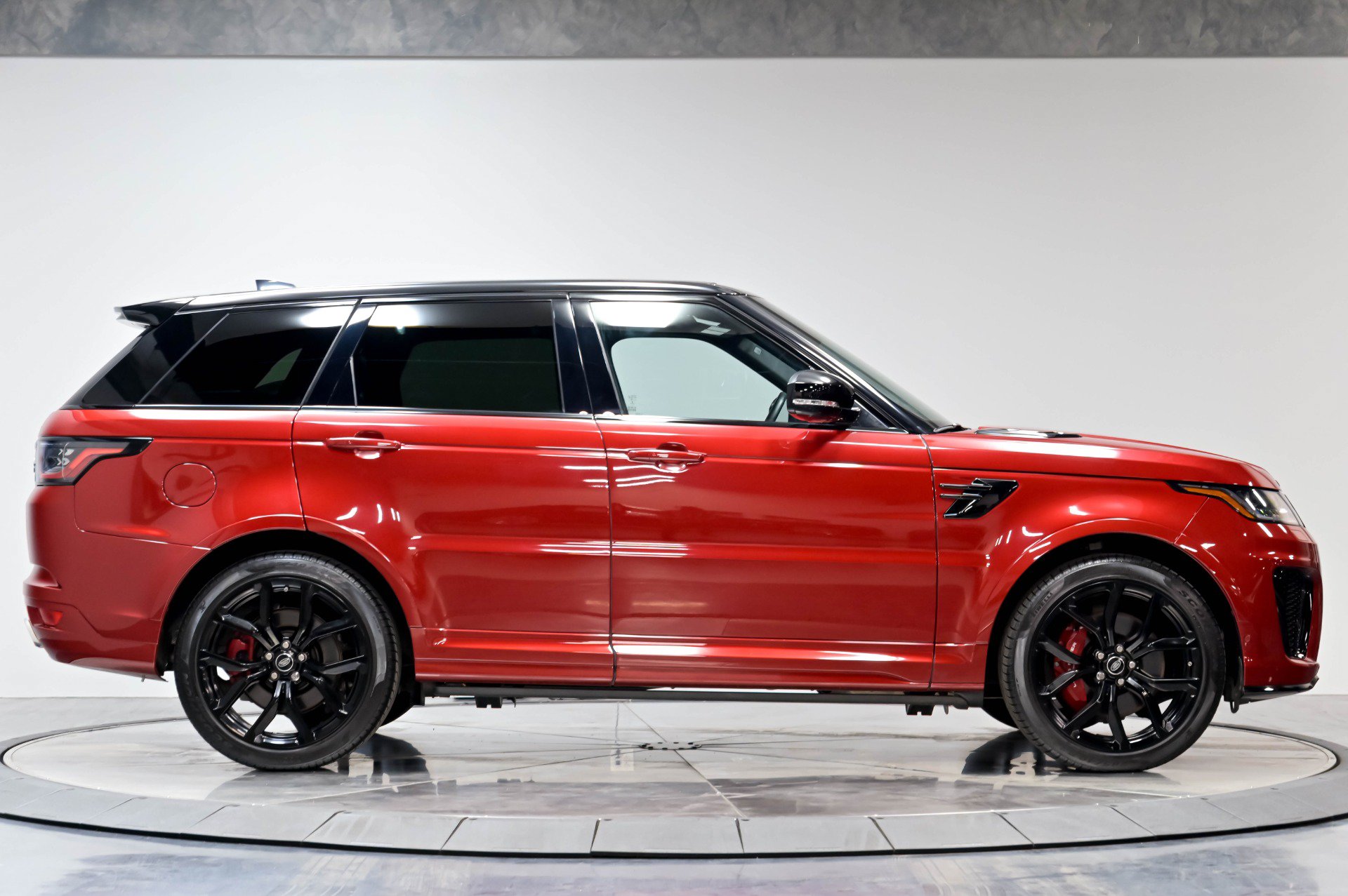 Used 2022 Land Rover Range Rover Sport SVR Carbon Edition AWD/4WD image 18