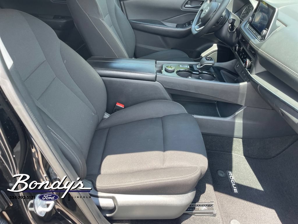 Used 2024 Nissan Rogue S AWD/4WD image 18