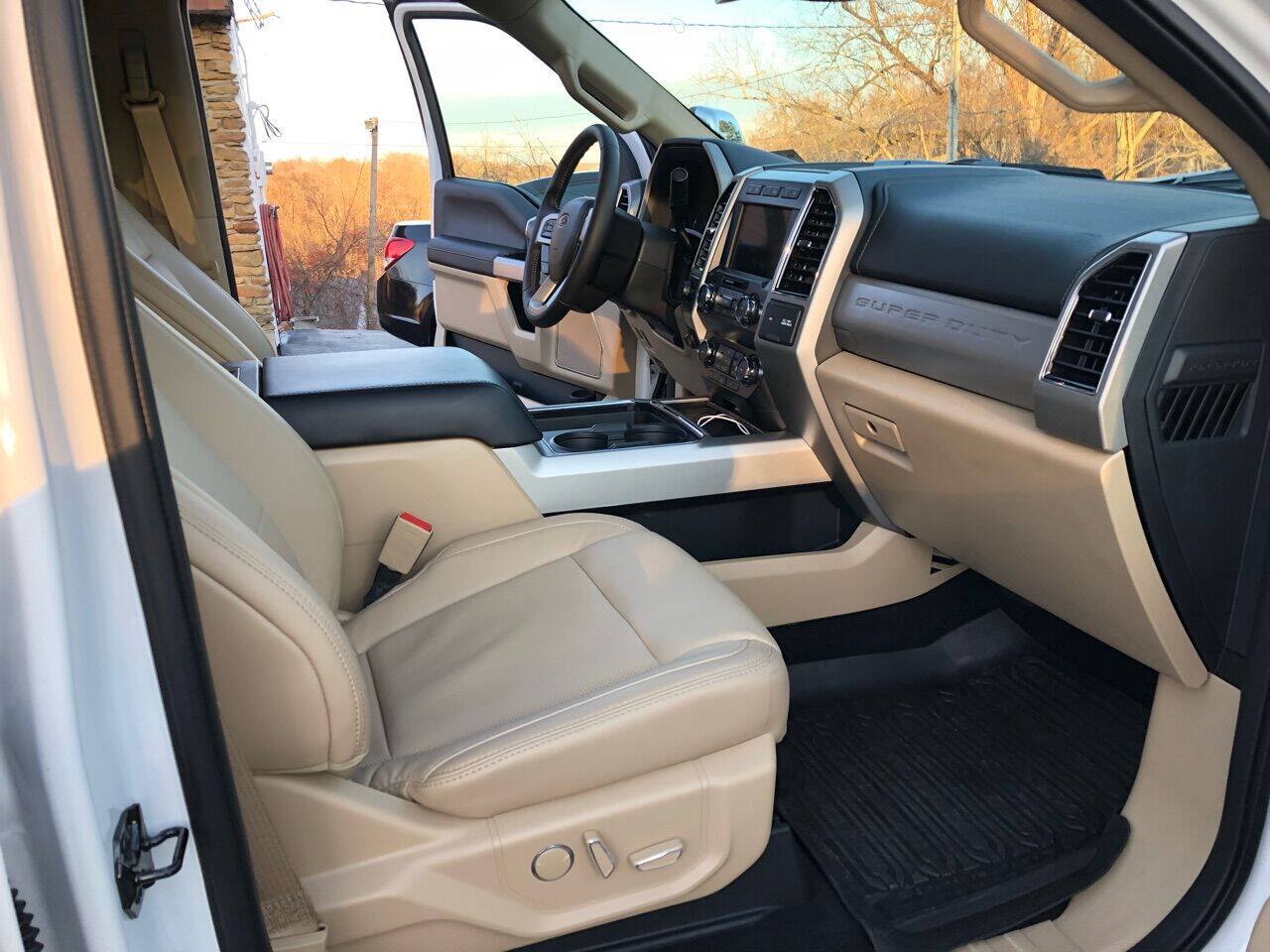 Used 2019 Ford F250 Lariat w/ Lariat Ultimate Package AWD/4WD image 8