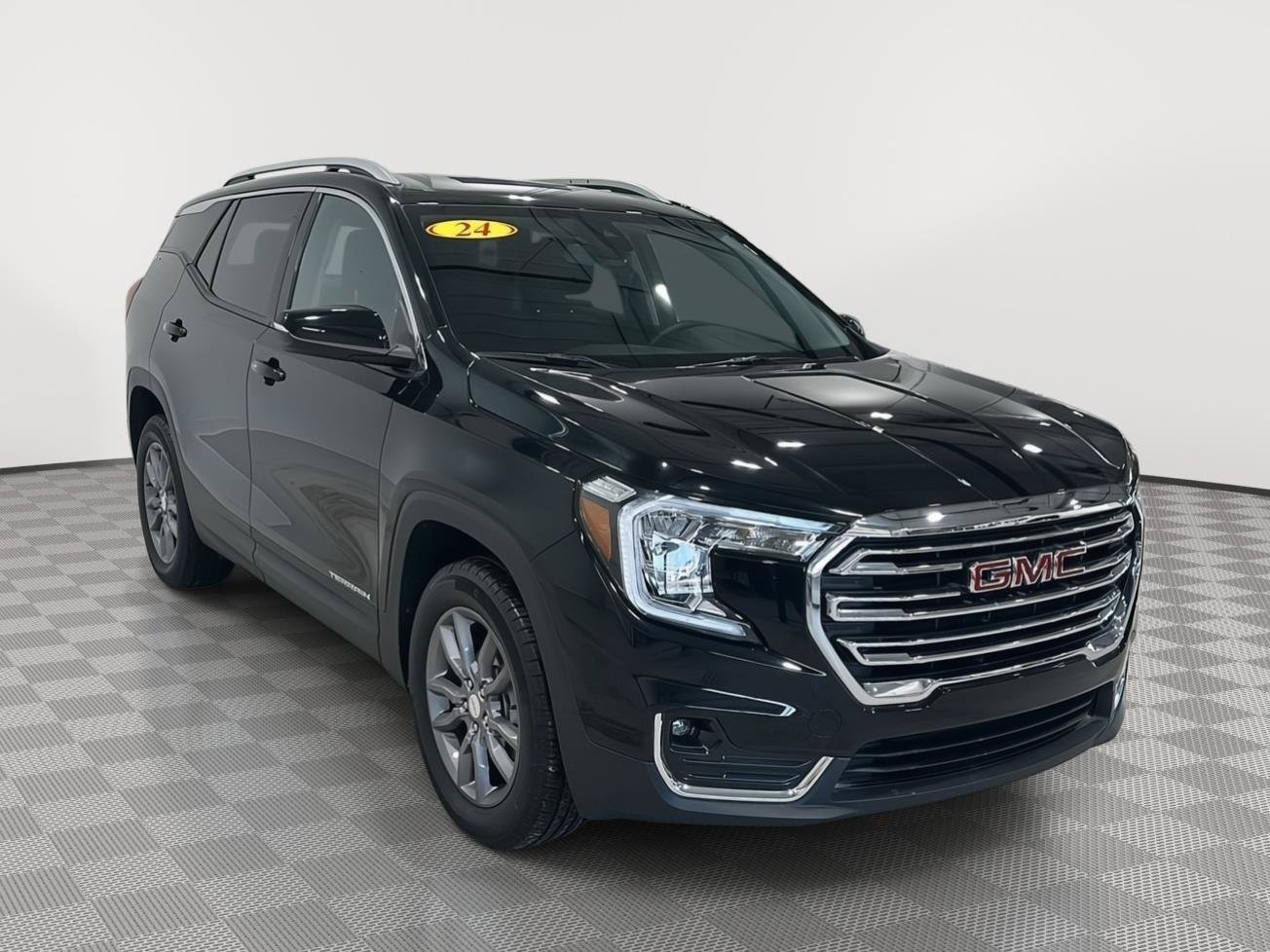 Used 2024 GMC Terrain SLT w/ LPO, Floor Liner Package image 7