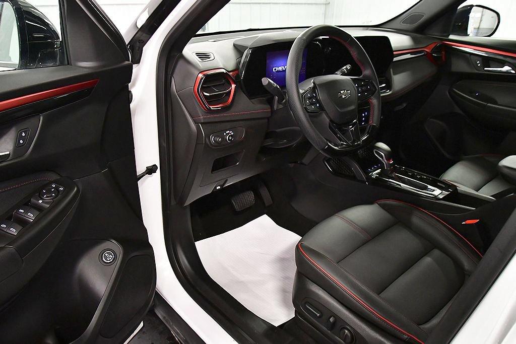 Used 2024 Chevrolet TrailBlazer RS w/ Convenience Package AWD/4WD image 15