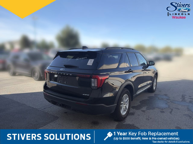 Used 2025 Ford Explorer Active AWD/4WD image 6