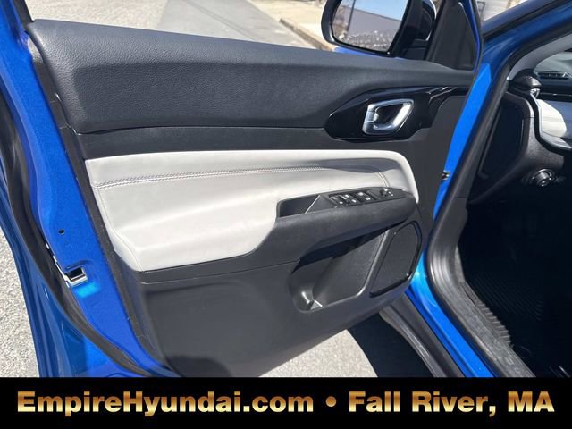 Used 2022 Jeep Compass Limited image 18