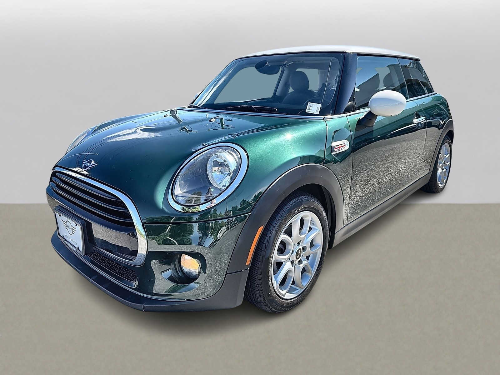 Used 2019 MINI Cooper 2-Door Hardtop FWD image 1