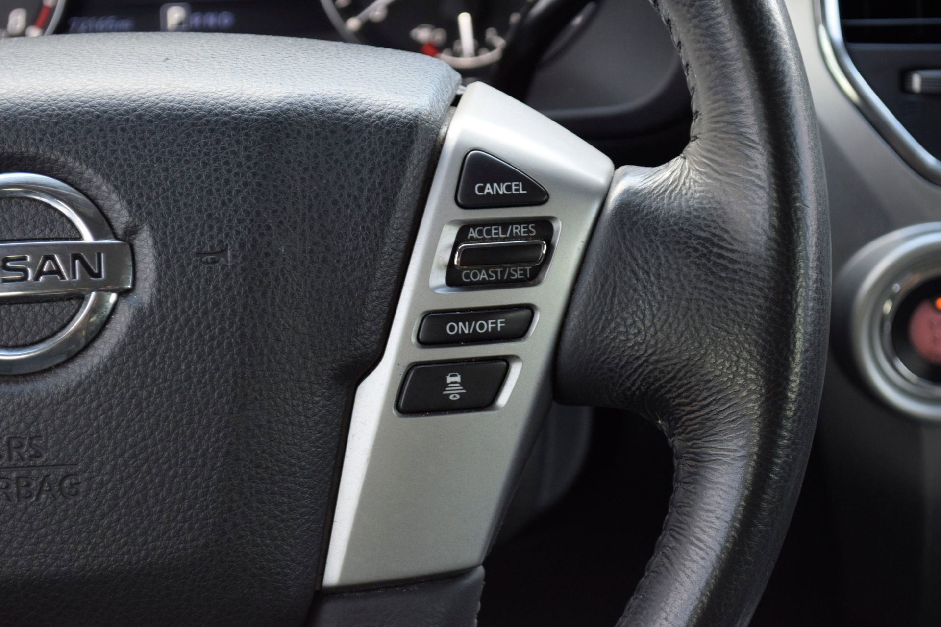 Used 2021 Nissan Titan SV w/ SV Convenience Package RWD image 10