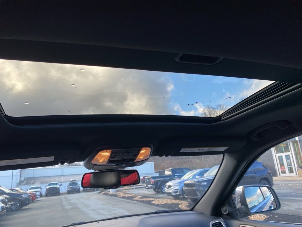 Used 2015 Jeep Grand Cherokee Limited image 6