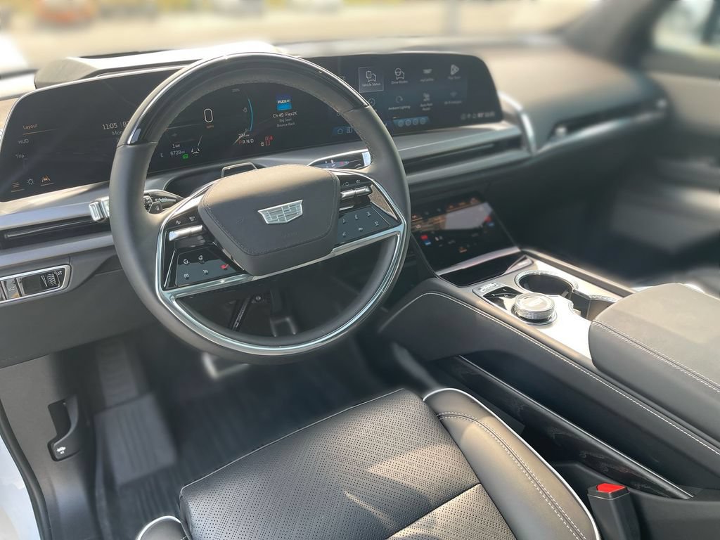 Certified 2026 Cadillac Vistiq Luxury w/ LPO, Floor Liner Package AWD/4WD image 19