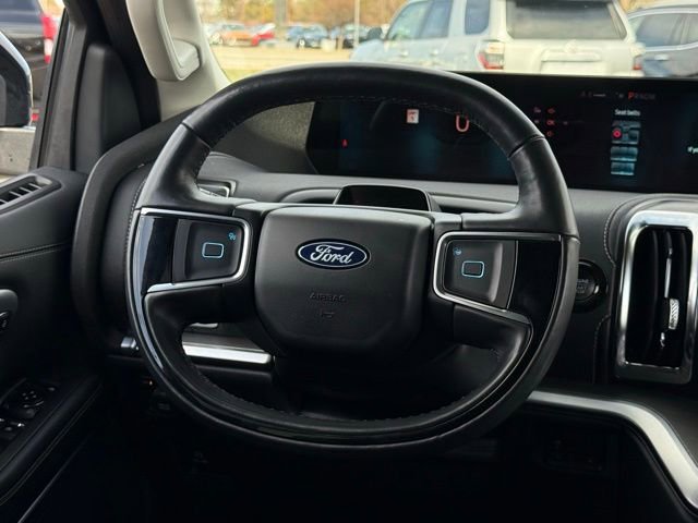 Used 2025 Ford Expedition Max Platinum image 8