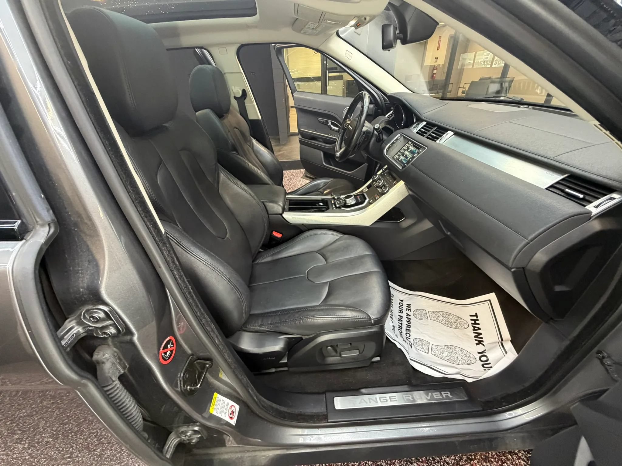 Used 2015 Land Rover Range Rover Evoque Pure Plus AWD/4WD image 37