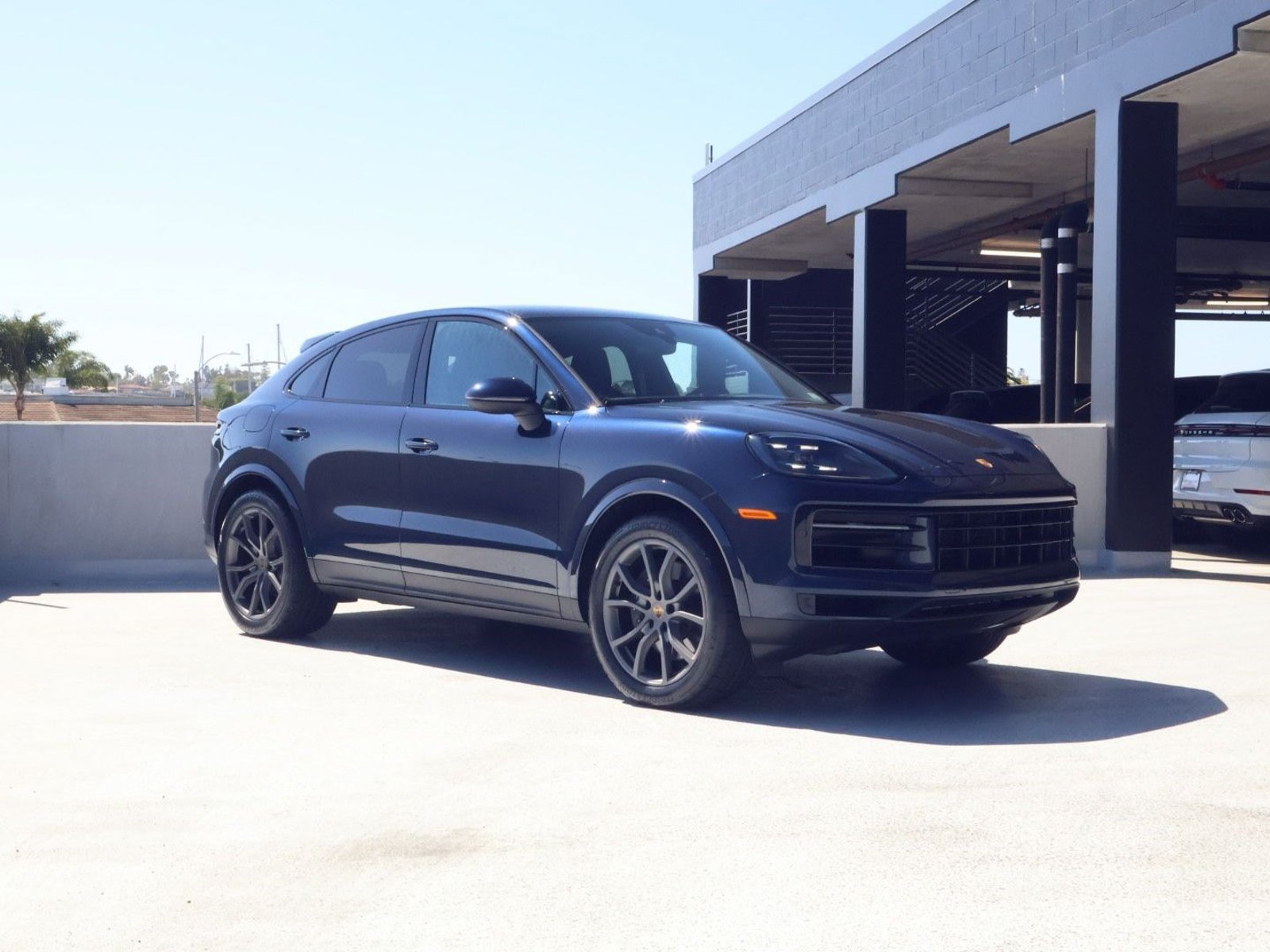 Certified 2024 Porsche Cayenne Coupe AWD/4WD image 7
