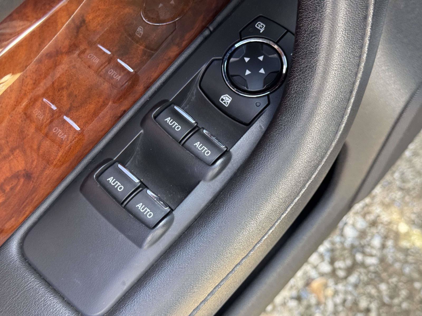 Used 2015 Lincoln MKS AWD w/ Equipment Group 101A image 15