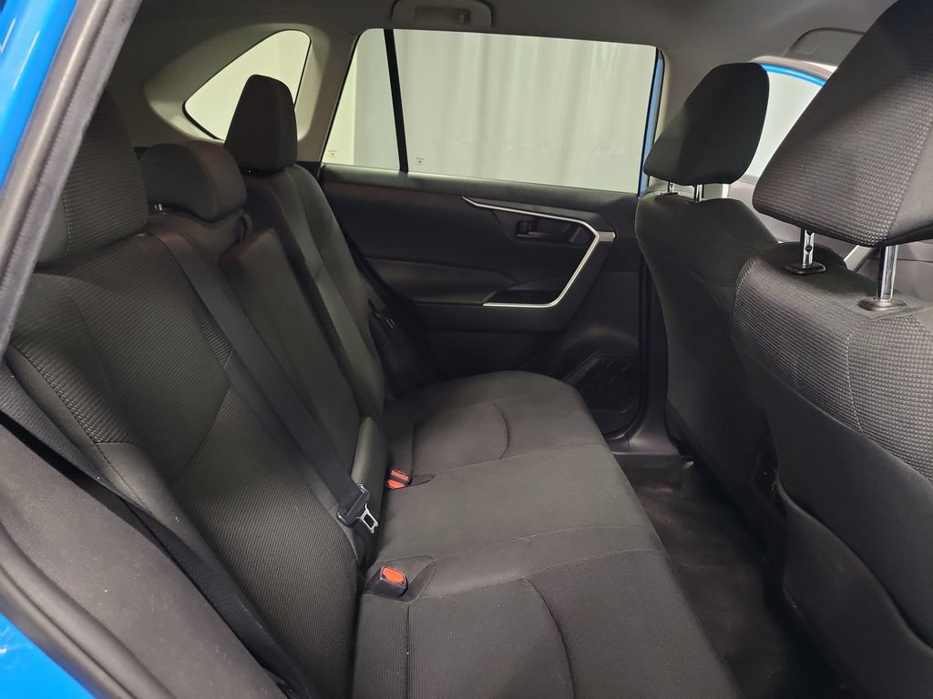 Used 2021 Toyota RAV4 LE AWD/4WD image 29