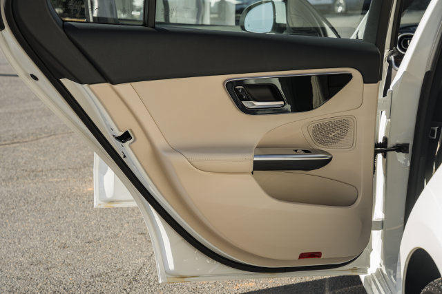 New 2027 Mercedes-Benz C 300 4MATIC Sedan image 35