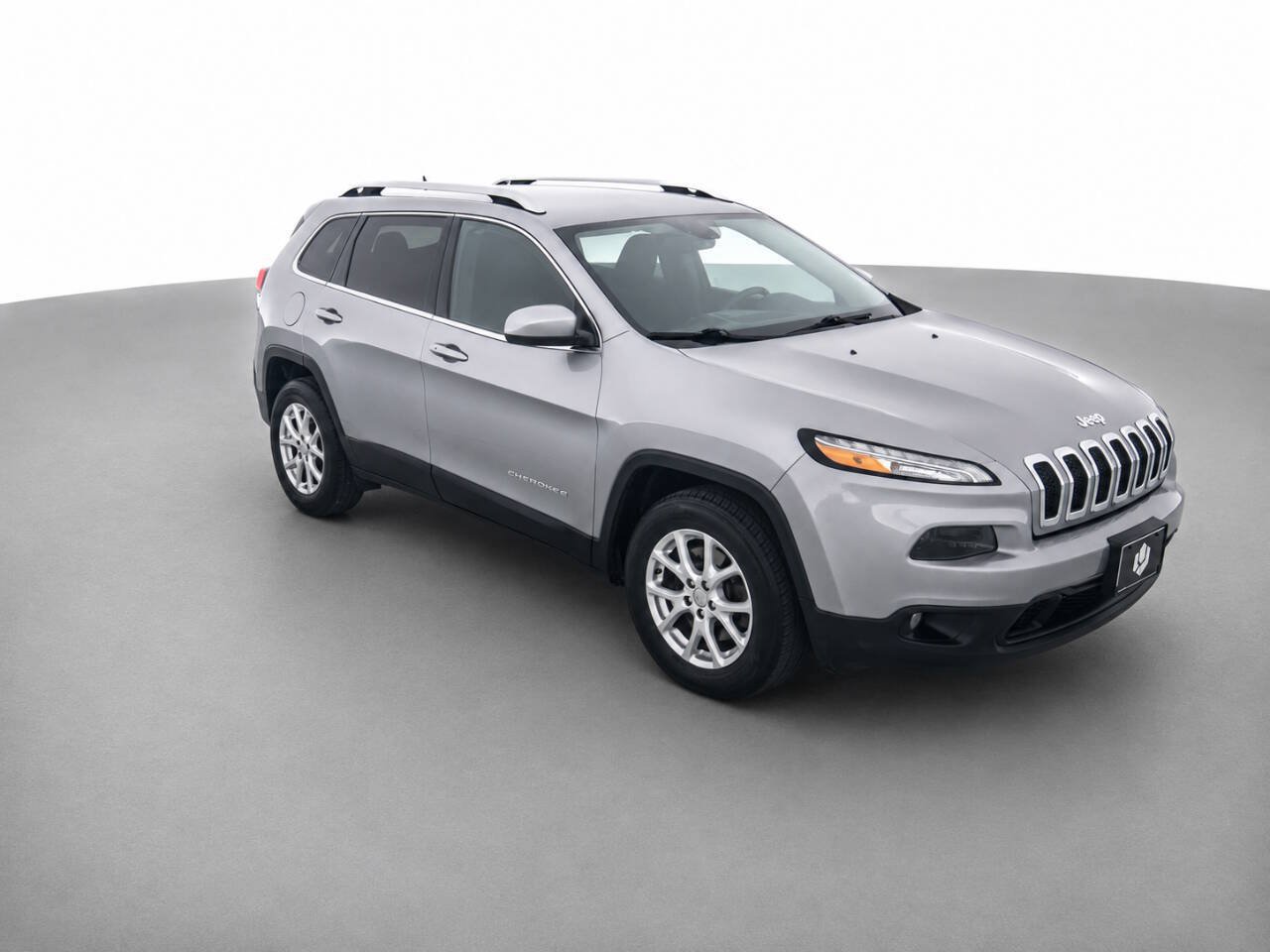 Used 2015 Jeep Cherokee Latitude w/ Comfort/Convenience Group AWD/4WD image 3