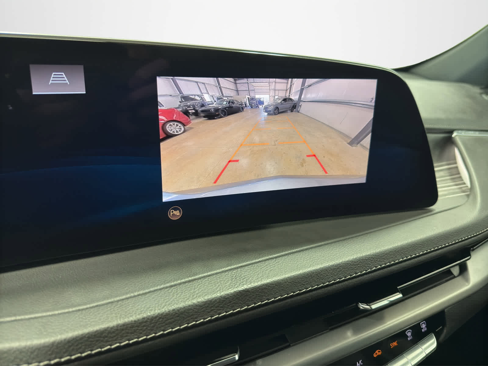 Used 2024 Cadillac XT4 Premium Luxury image 16