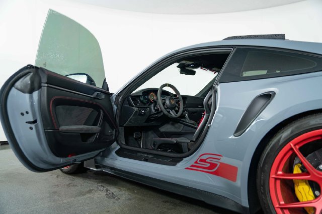 Used 2025 Porsche 911 GT3 RS RWD image 14