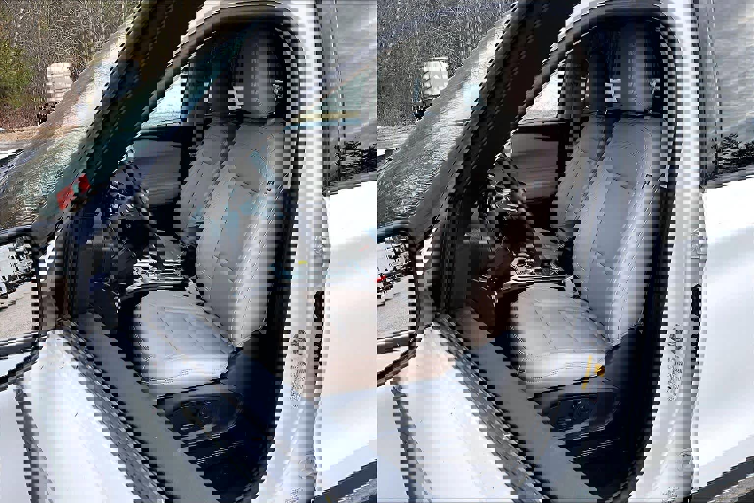 Used 2023 Ford Explorer XLT w/ Equipment Group 202A image 9