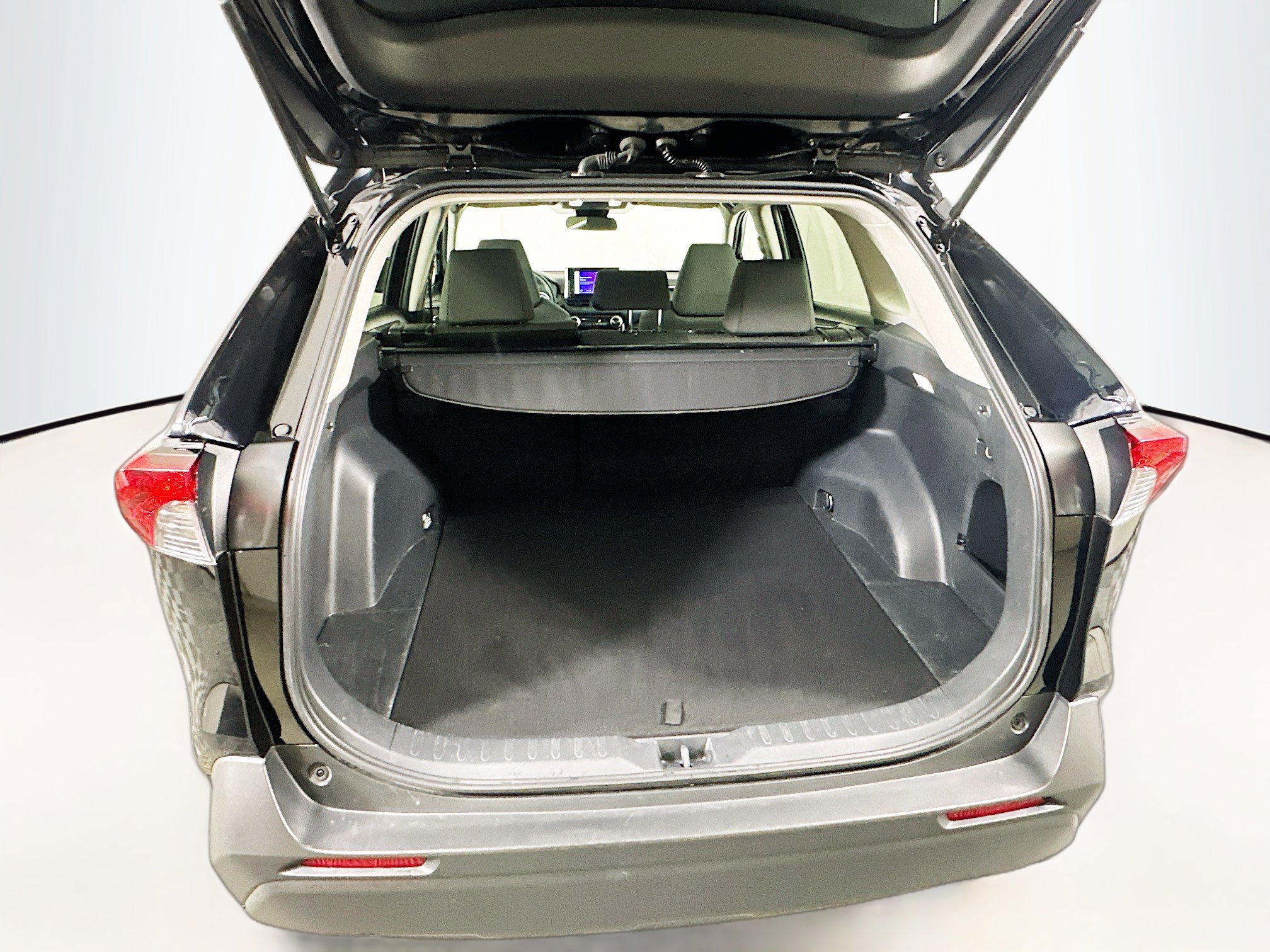 Used 2024 Toyota RAV4 XLE image 28