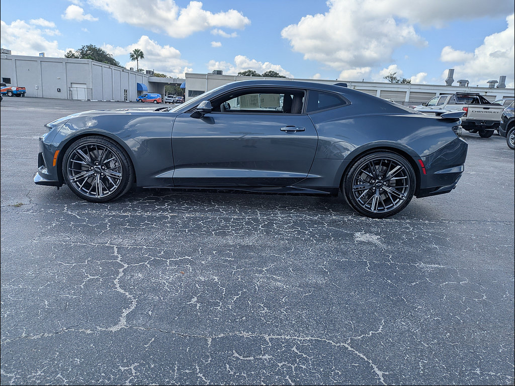 Used 2020 Chevrolet Camaro ZL1 RWD image 5