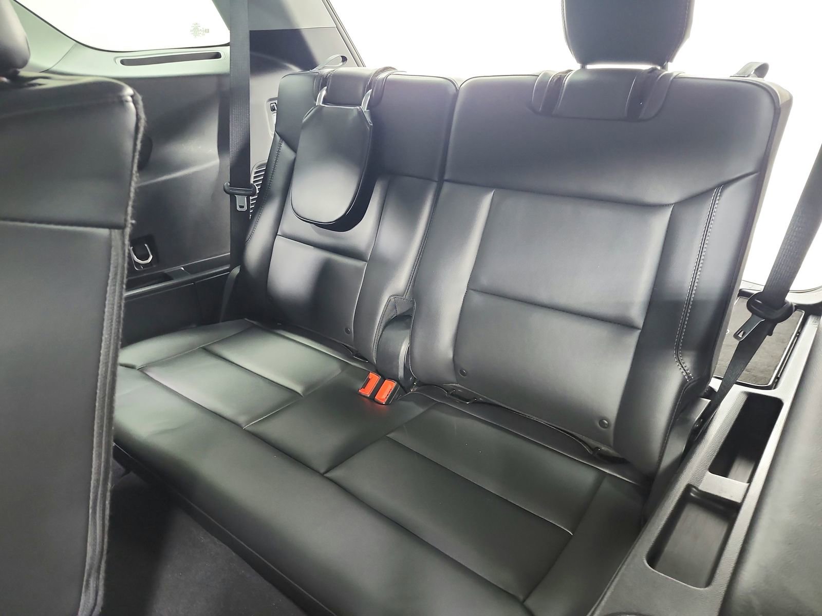 Used 2024 Ford Explorer XLT w/ Equipment Group 202A image 33