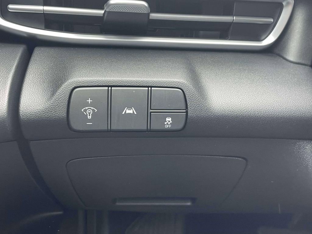 Used 2023 Hyundai Elantra SEL image 19